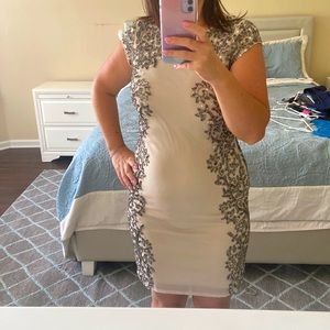 Adrianna Papell Dress size 2 Champagne Cap Sleeve Beaded